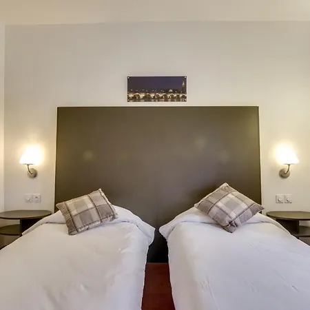 Restaurant Akena Hotel 3*