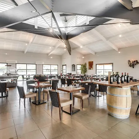 호텔 Hotel Restaurant Akena Bordeaux Sud - La Brede 3*