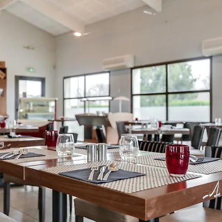 Hotel Restaurant Akena Bordeaux Sud - La Brede ホテル La Brede
