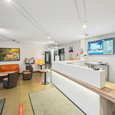 Hotel Restaurant Akena Bordeaux Sud - La Brede ホテル La Brede