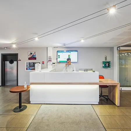 Hotel Restaurant Akena Bordeaux Sud - La Brede 3*