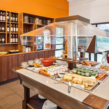 Hotel Restaurant Akena Bordeaux Sud - La Brede ホテル