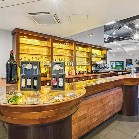 ホテル Hotel Restaurant Akena Bordeaux Sud - La Brede 3*