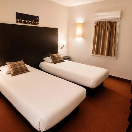 ホテル Hotel Restaurant Akena Bordeaux Sud - La Brede 3*