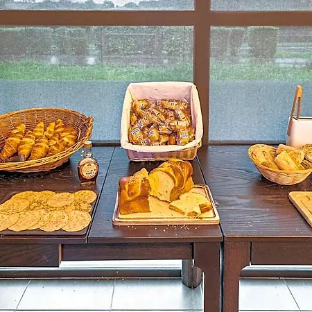 Restaurant Akena Hotel 3*